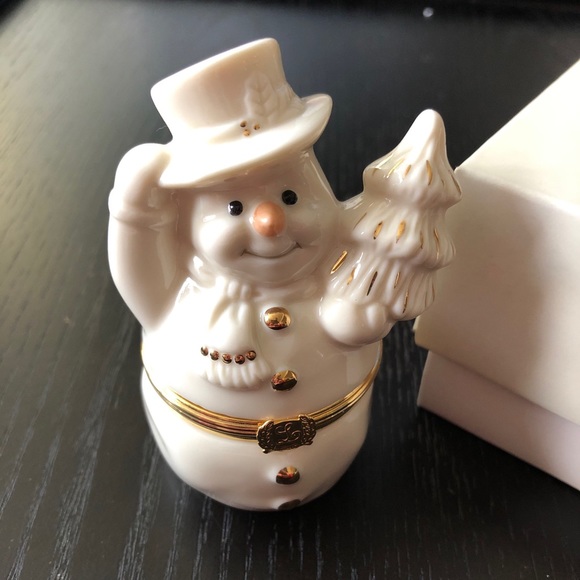 Mint Lenox Treasures The Snowman’s Surprise Box